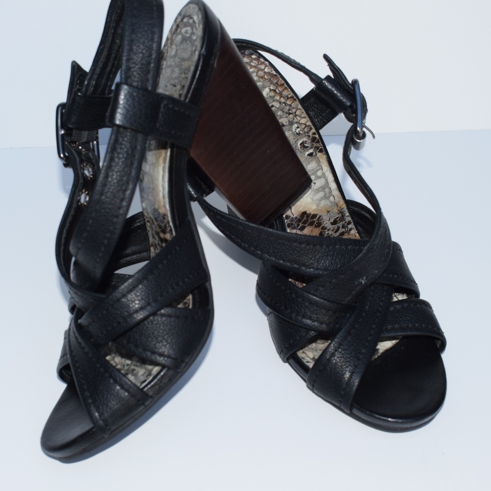 Like new Gianni Bini Strappy Heeled Dress Sandals